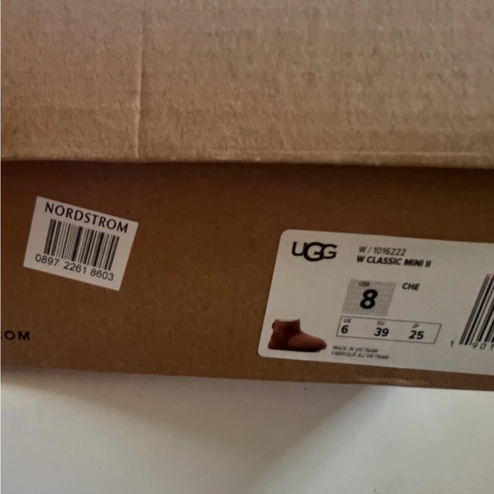 UGG Chestnut Classic Mini Boots - Picture 2 of 4